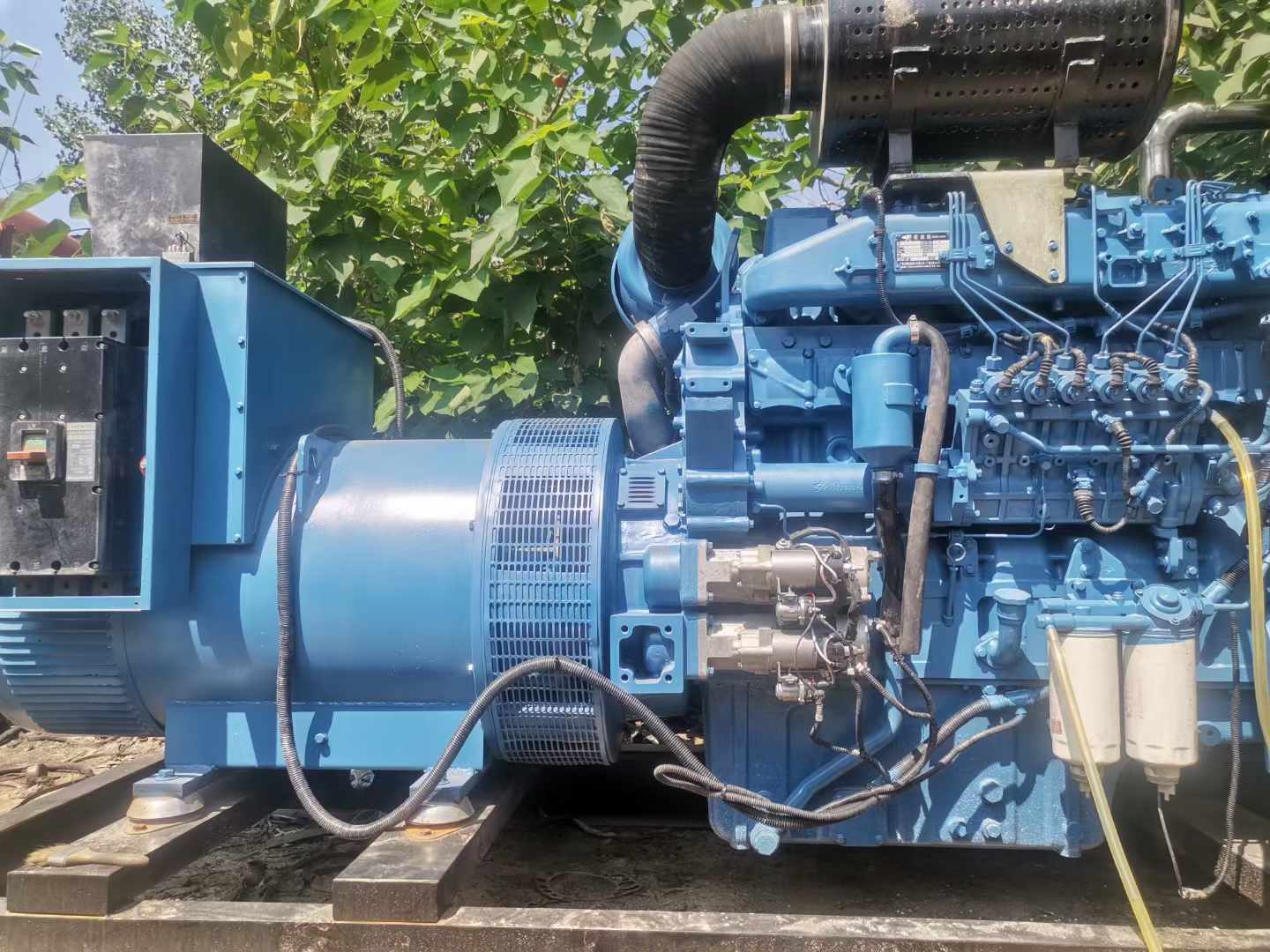 青冈详细说明降低 800kW 柴油发电机输出电流波动的方法