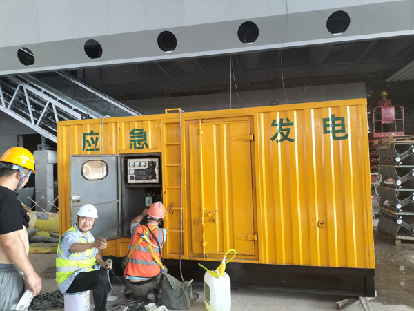 青冈怎样判断空气滤清器是否需要更换？